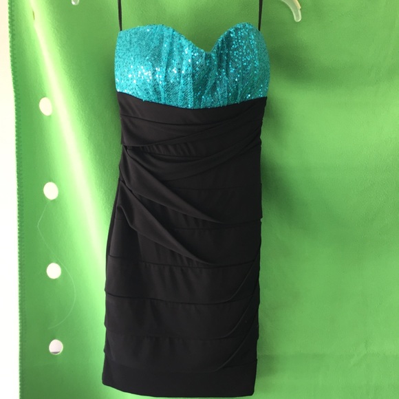 Perfect Hoco Dress - Picture 3 of 3